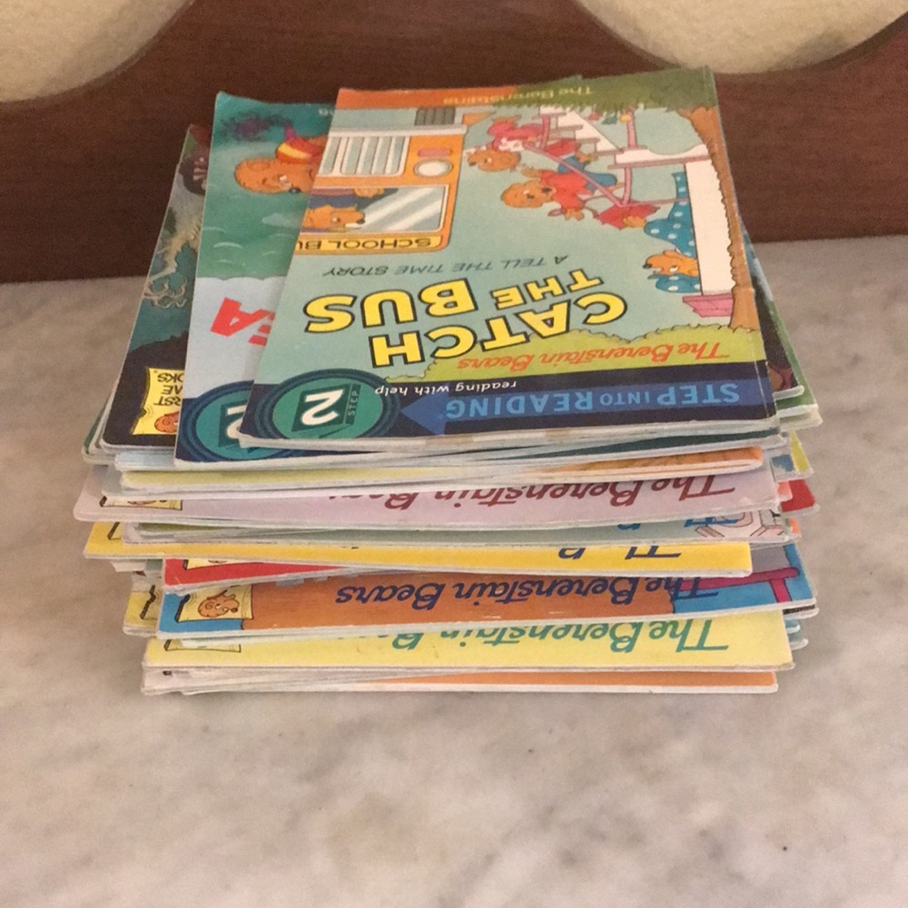 Random House-Set Of 34 Berenstain Bears Books - Picture 4 of 16